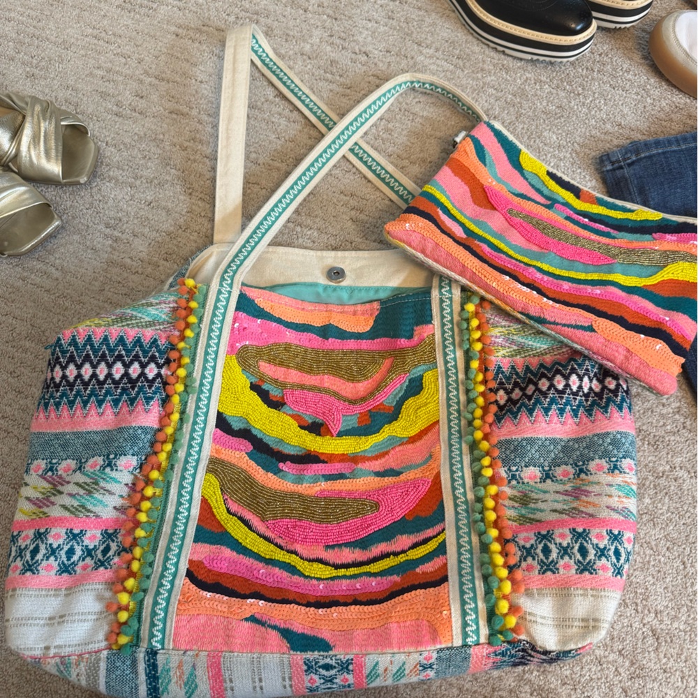 America and Beyond beach bag with clutch